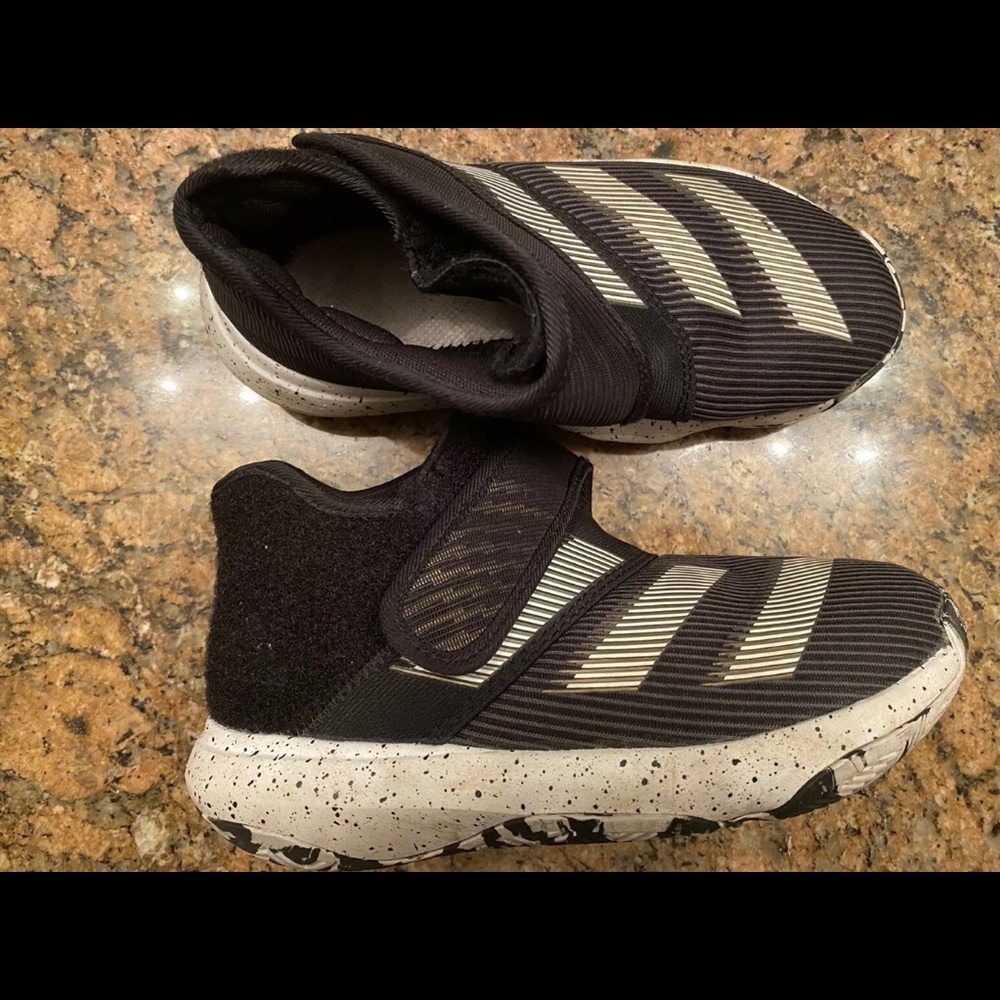 Boys adidas sneakers size 1.5